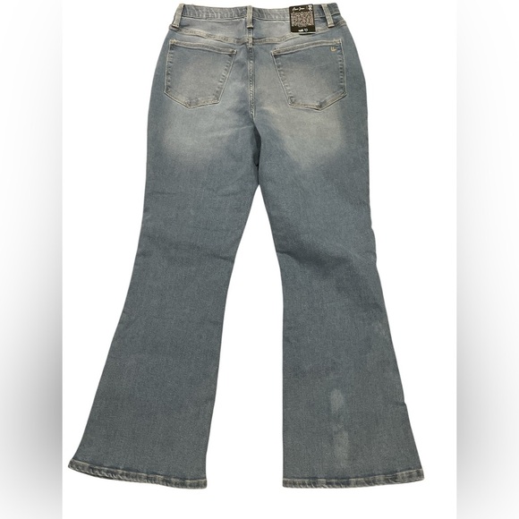 LuLaRoe Vintage Wash Flare Jeans Size 32 NWT - Picture 2 of 5